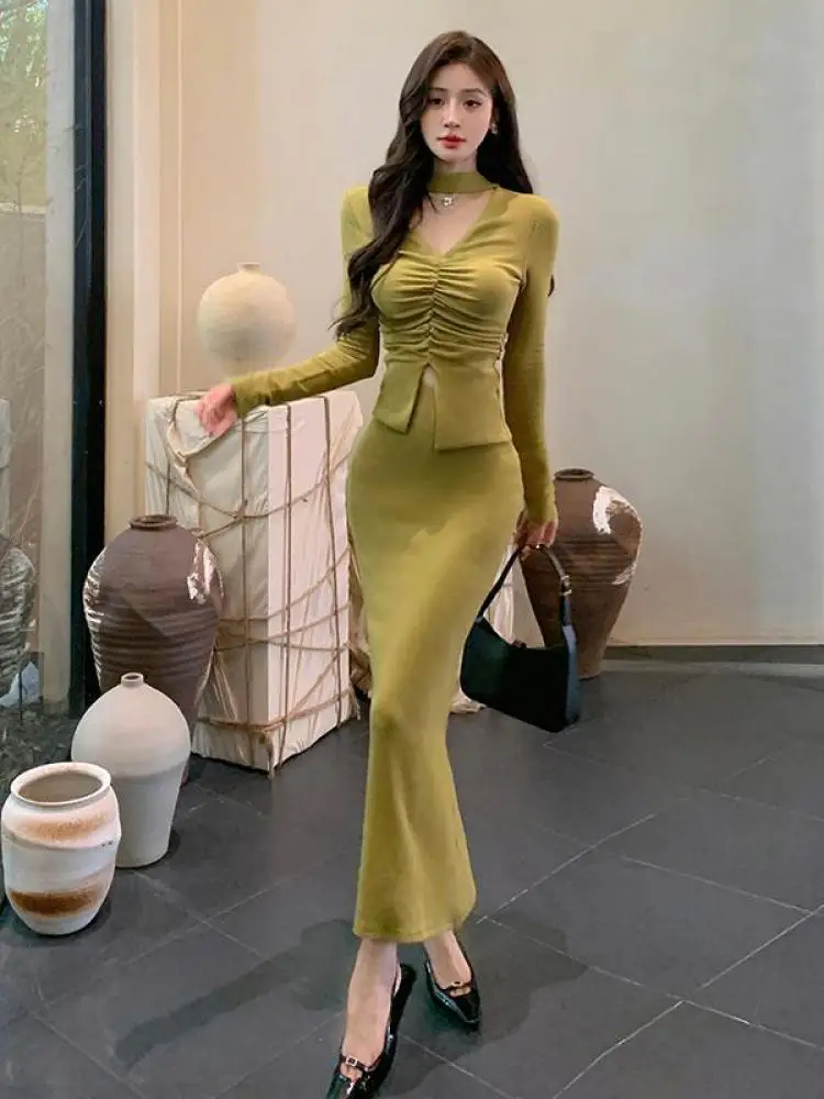 

Autumn Winter Women Two Pieces Suit Blue Green V Neck Long Sleeves Pleated Short Tops + Elatic High Waist Slim Skirt Set Popular