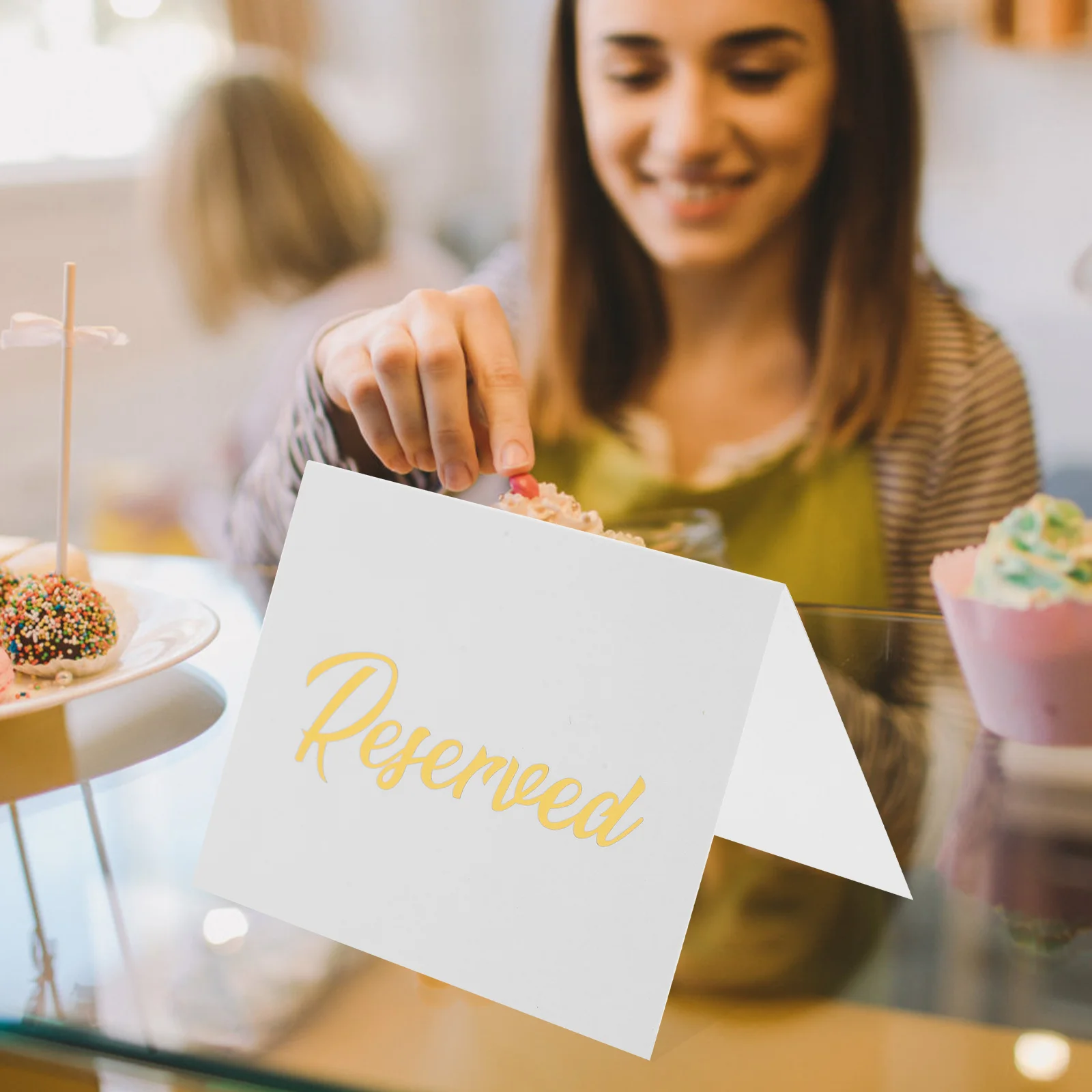 

50Pcs Reserved Table Cards Modern Tent Style Signage for Weddings Parties Feasts Banquets Seating Arrangement Supplies