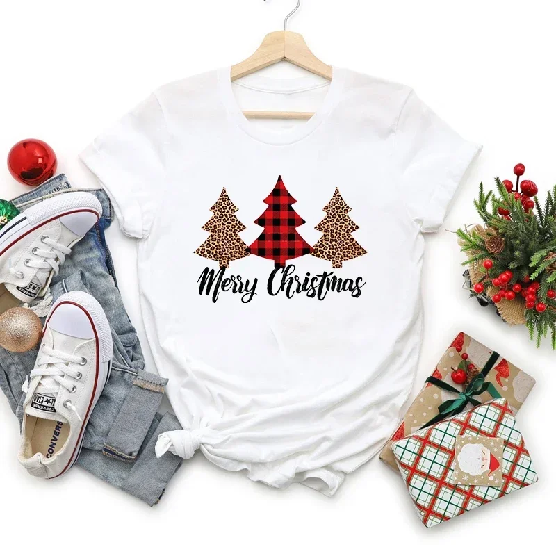 Beautiful fashion retro Christmas snowman snowball fight men and ladies tshirt loose collar casual   clothing Christmas holiday