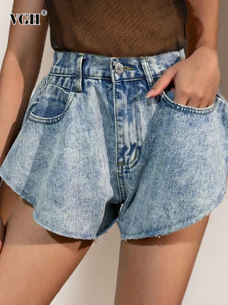 

VGH Patchwork Pockets Solid Casual Denim Shorts For Women High Waist Spliced Button Minimalist Loose Short Pants Female Style