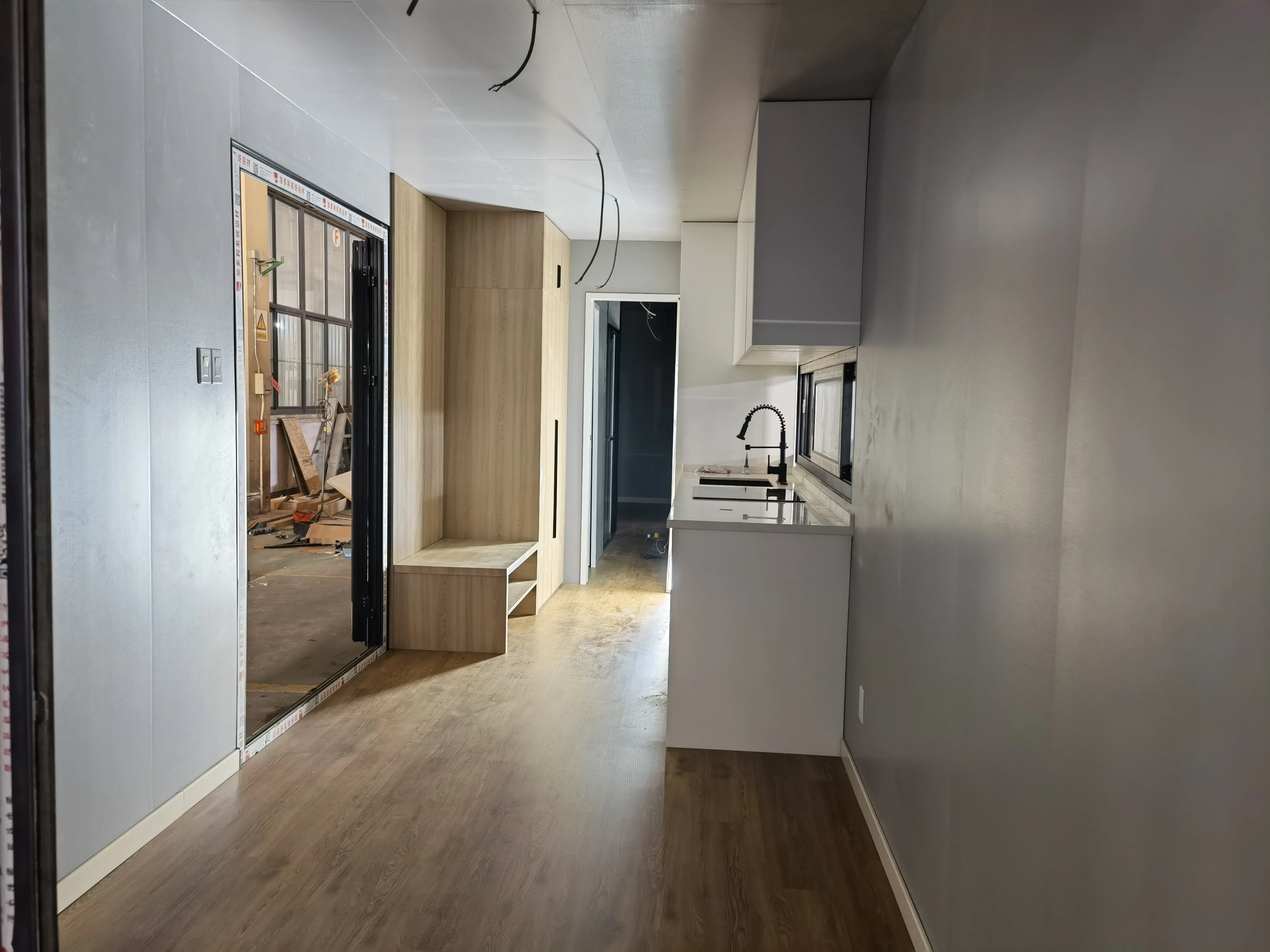 Customized Prefabricated Expandable Container House Corrugated Steel Panel Anti-Rust Durabl
