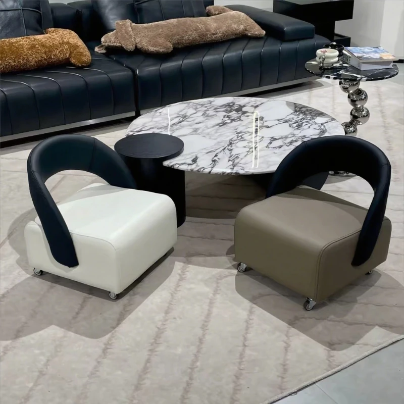 スピンズ エレガンス リビングルームチェア 読書用 高級感のある白いリラックスチェア 居心地の良い黒いシローネス モダン家具 ホーム