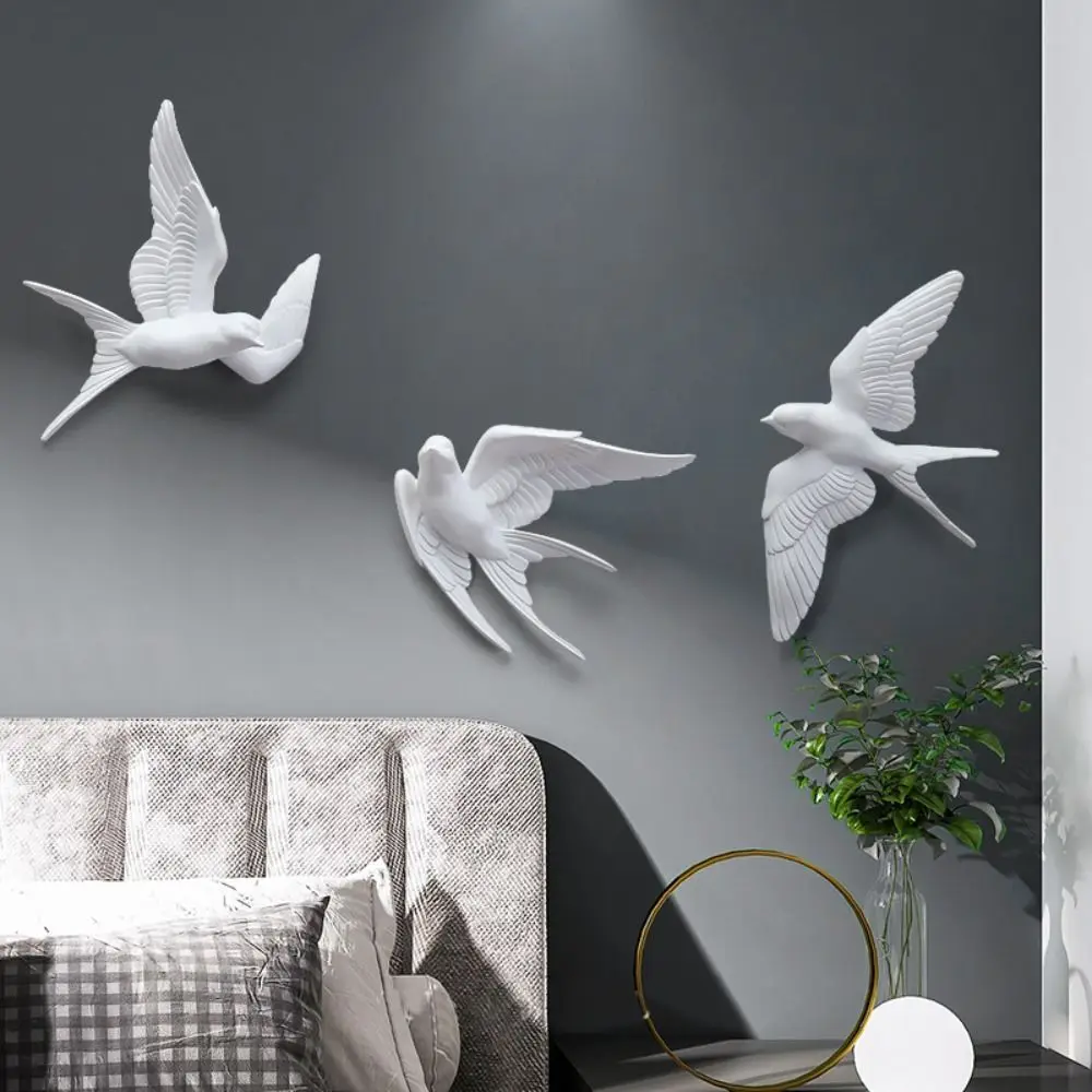 

Creative White TV Background Gold For Living Room Wall Decoration Birds Pendants Seagull Ornaments Resin Arts Cabinet Ornaments