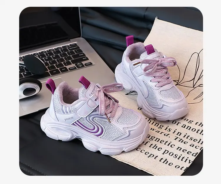 أحذية أطفال ربيعية جديدة لعام 2025 كاجوال شبكية للأولاد والبنات أحذية أطفال بسيطة ومتعددة الاستخدامات