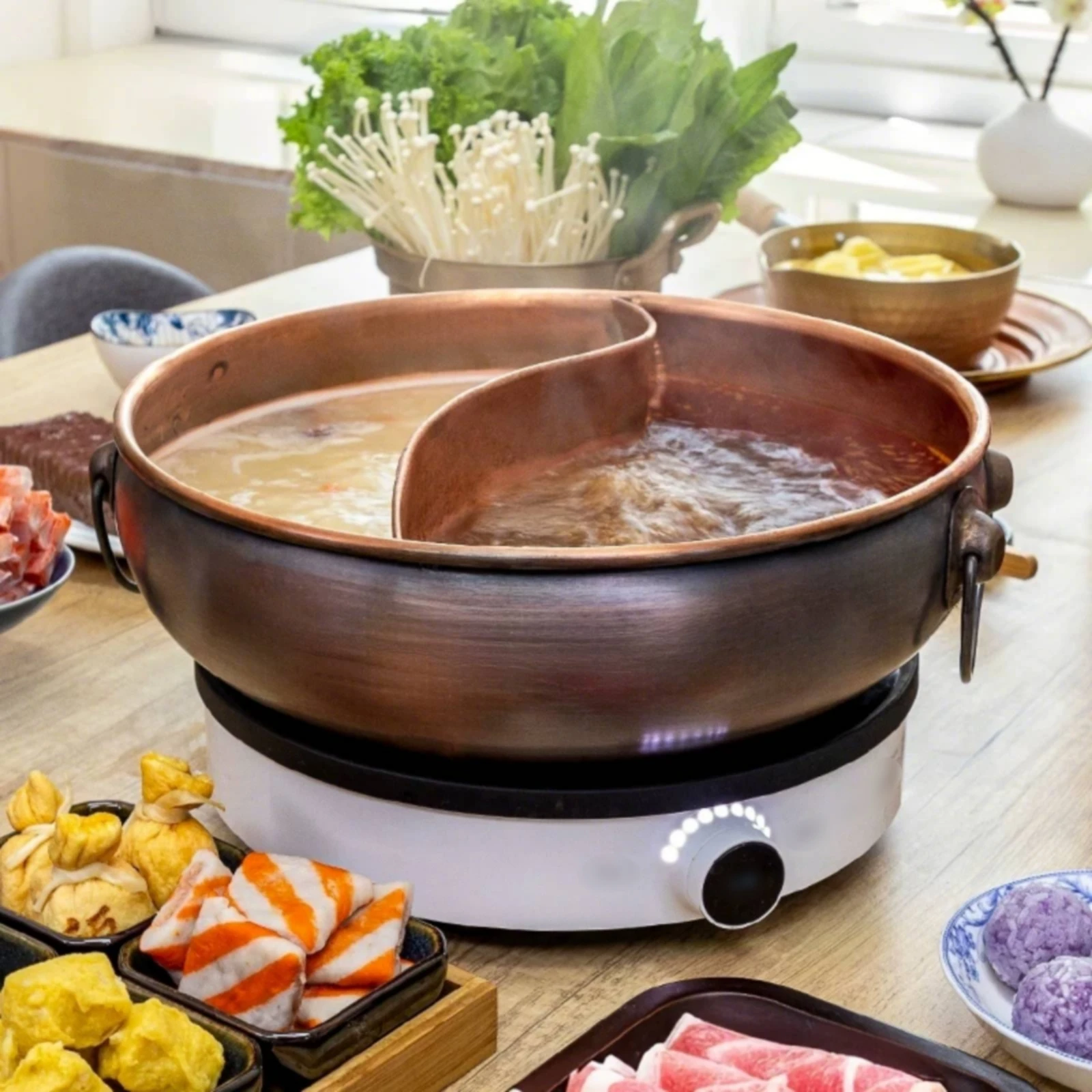 Thickened Copper Hot Pot Double Flavor Divider Pot Compatible Induction Cookware for Family Dinner and Restaurant Use