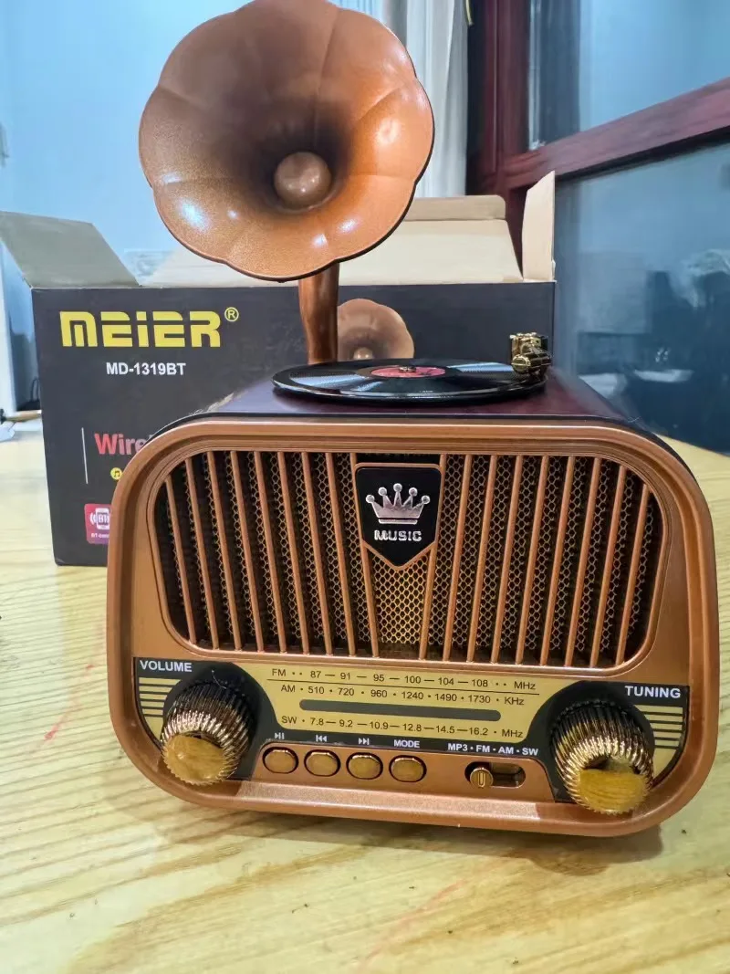 

Ретро Bluetooth-радио MD-1319BT — винтажный динамик в граммофонном стиле, Bluetooth V5.4, настройка FM/AM/SW, многофункциональный аудиоплеер