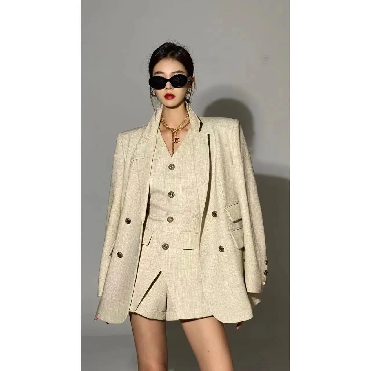 Vêtements pour femmes tendance 2025 Blazer femme Moda bicolore artistique épaulière confort auto-culture manches français noir cadeau