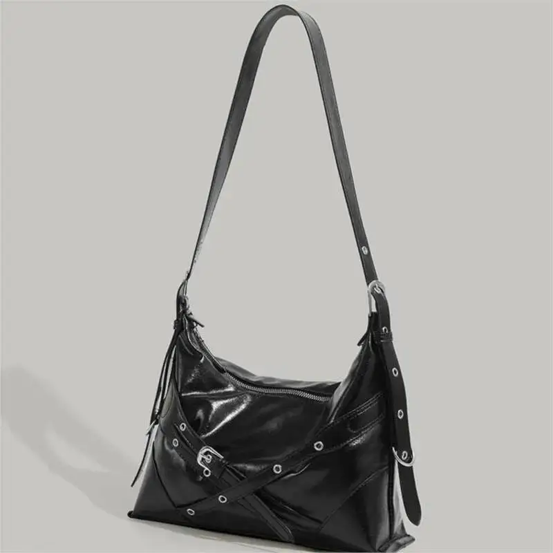 

Bloom Hot Girls Black Underarm Shoulder Fashionable Casual Crossbody Bags Female Versatile Messenger Bag 2025 New