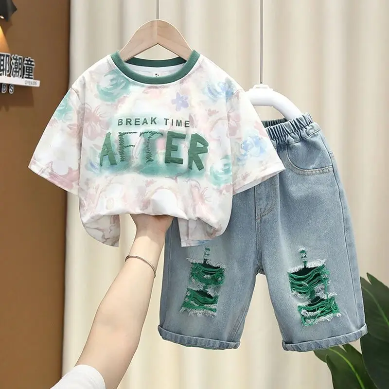 

Boys Summer 2-Piece Outfit Set Short-Sleeved T-Shirt And Denim Shorts Stylish Children's Clothing set