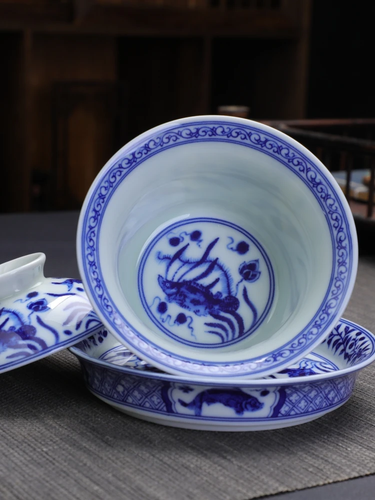 Jingdezhen Blue and White Large Household Antique Fish Algae Pattern Horseshoe Gaiwan Ceramic Tea Set Single Bowl