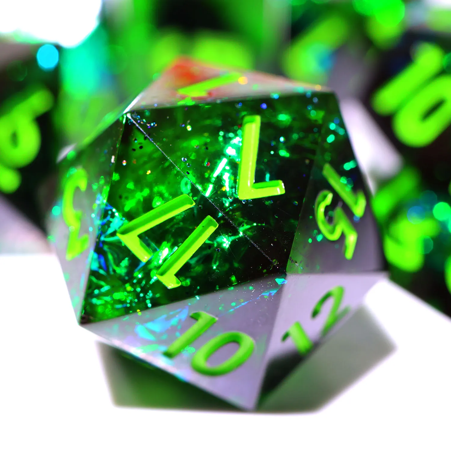 

Набор игральных костей для DND из полимерной смолы ручной работы, зеленые и черные с конфетти внутри, RPG-кости для настольных ролевых игр N39
