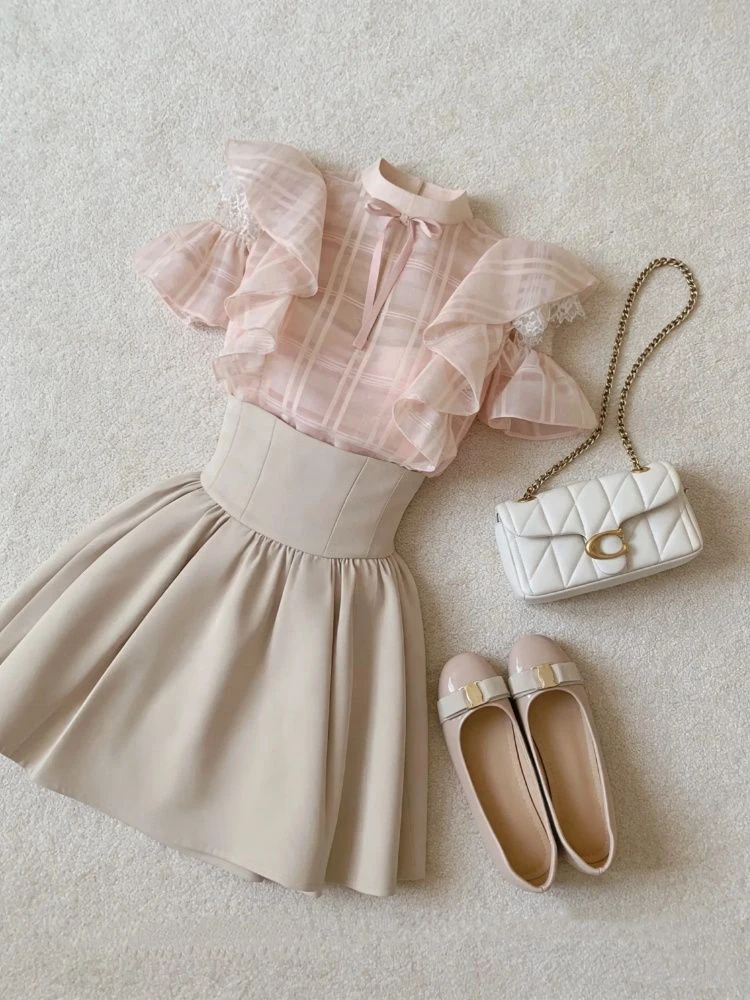 

Summer 2026 Women's Plaid Shirt And Half Skirt Two-Piece Set High Waist Slimming Short Blouse with Lace Hemline Checkered Pat...