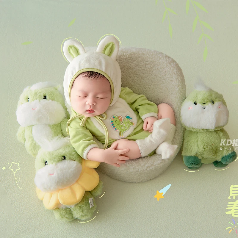 Cute Green Bunny Theme Newborn Photography Props Set - Plush Romper, Ear Hat & Matching Props for 0-1 Month Baby Photo Shoots