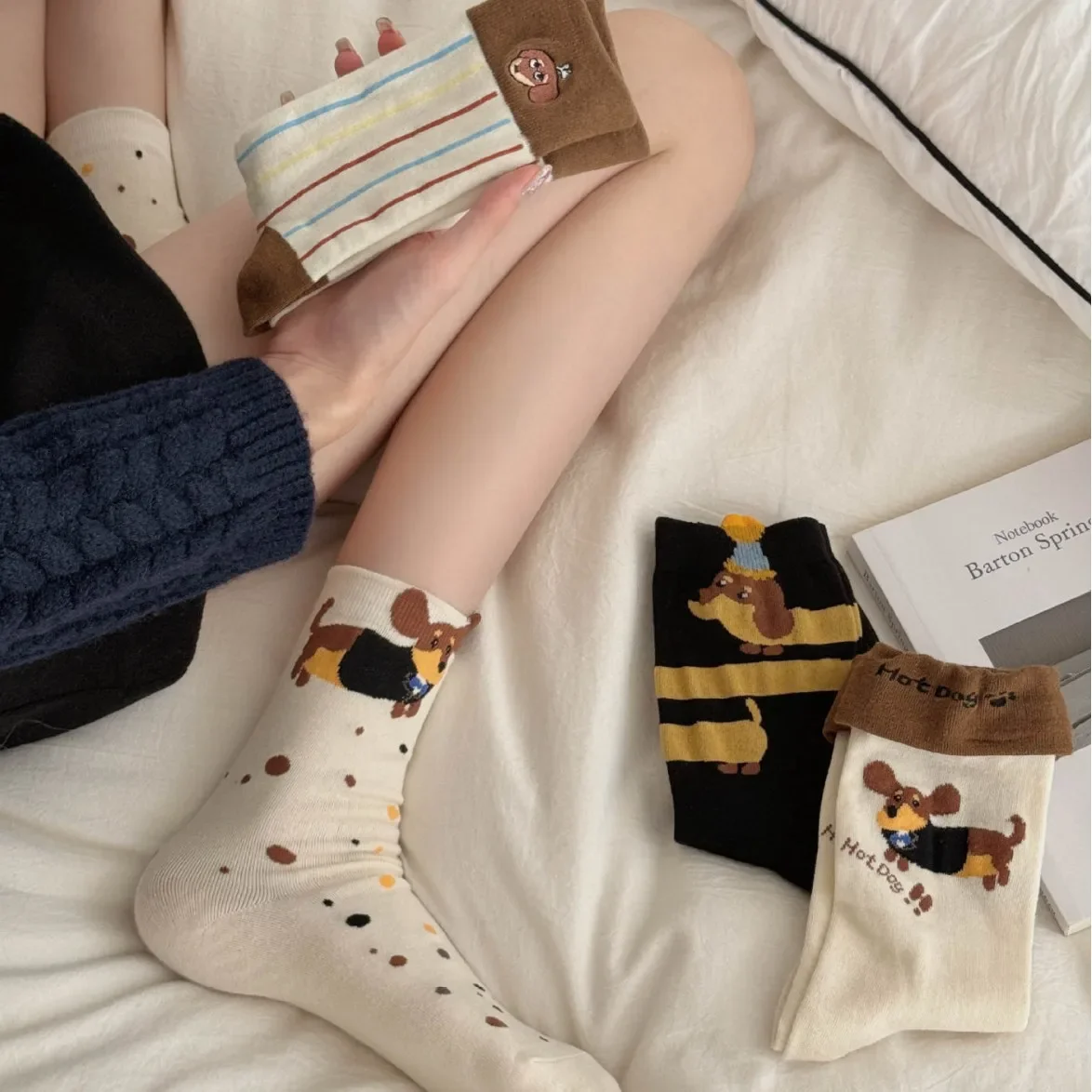 

Korean Women'sins Sausage Dog Socks Cute Cartoon Autumn/Winter Mid-Calf Versatile Sweat Absorbent Pile Socks for Women