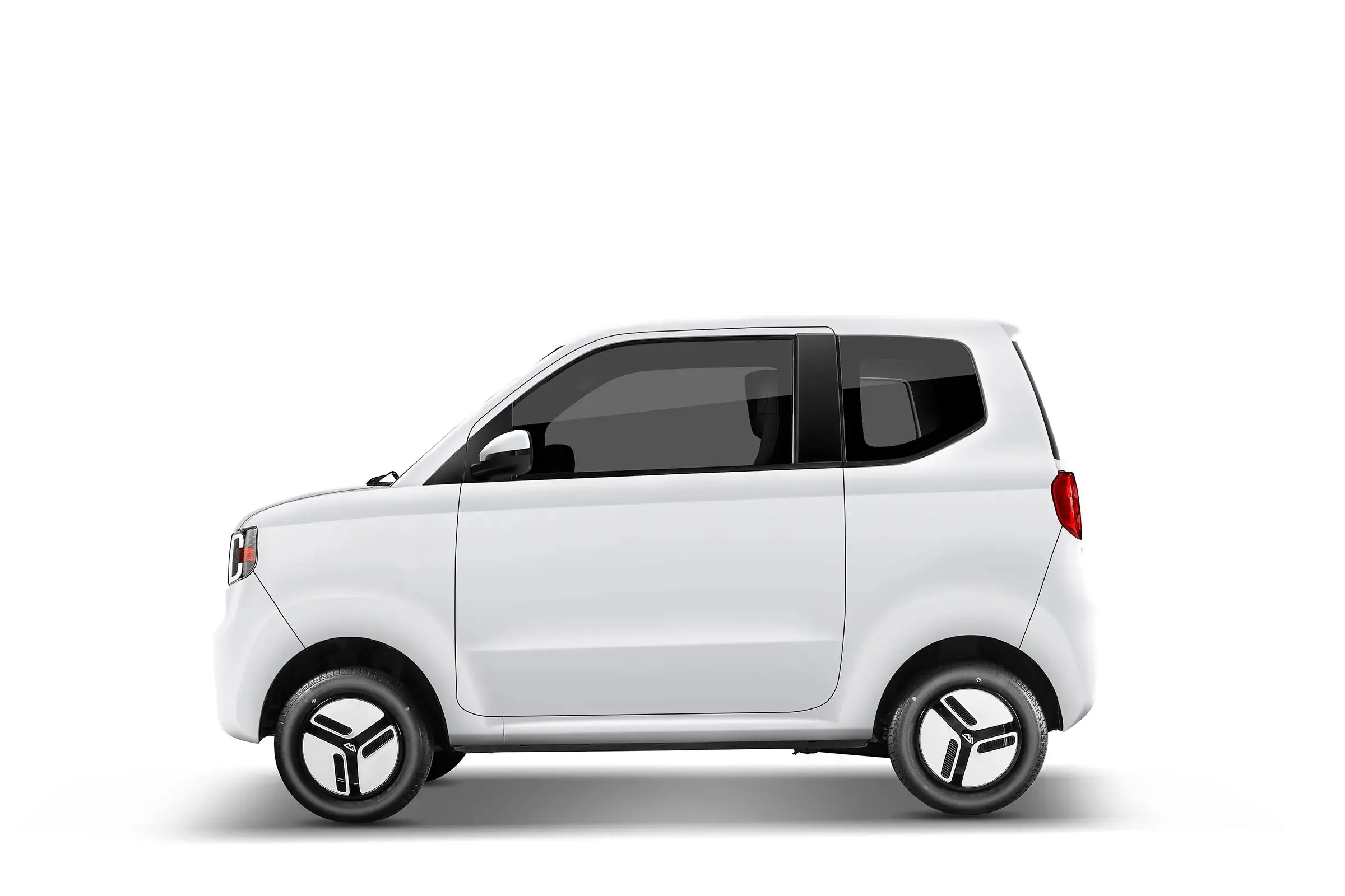 Hot sale Lingbao Uni 201km Long Range 20kw Fully Enclosed Electrics Vehicles Price Cheep Mini Electric Adult Car