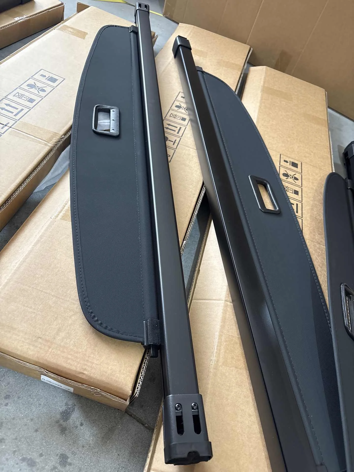 

Retractable Rear Parcel Shelf Roller Blind Boot Load Trunk Cargo Cover Interior Accessory for Jeep Grand Cherokee 2023-2025 5