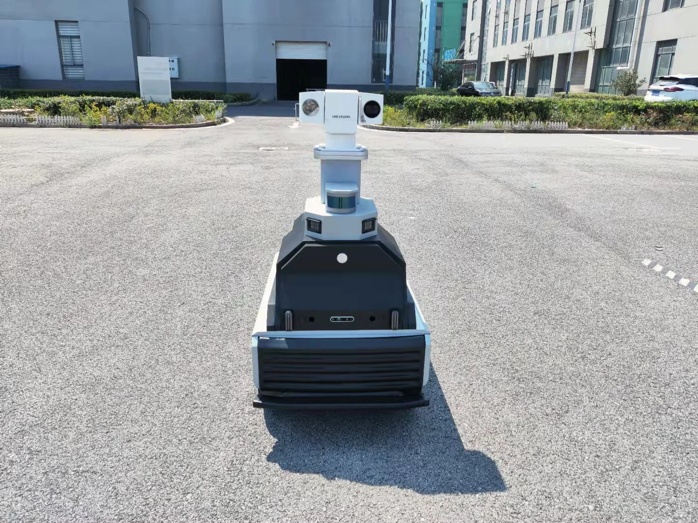 Autonoom rijdende onbemande patrouillecamera voertuig met draadgestuurd chassis UGV onderwijsonderzoek en ontwikkeling ROS