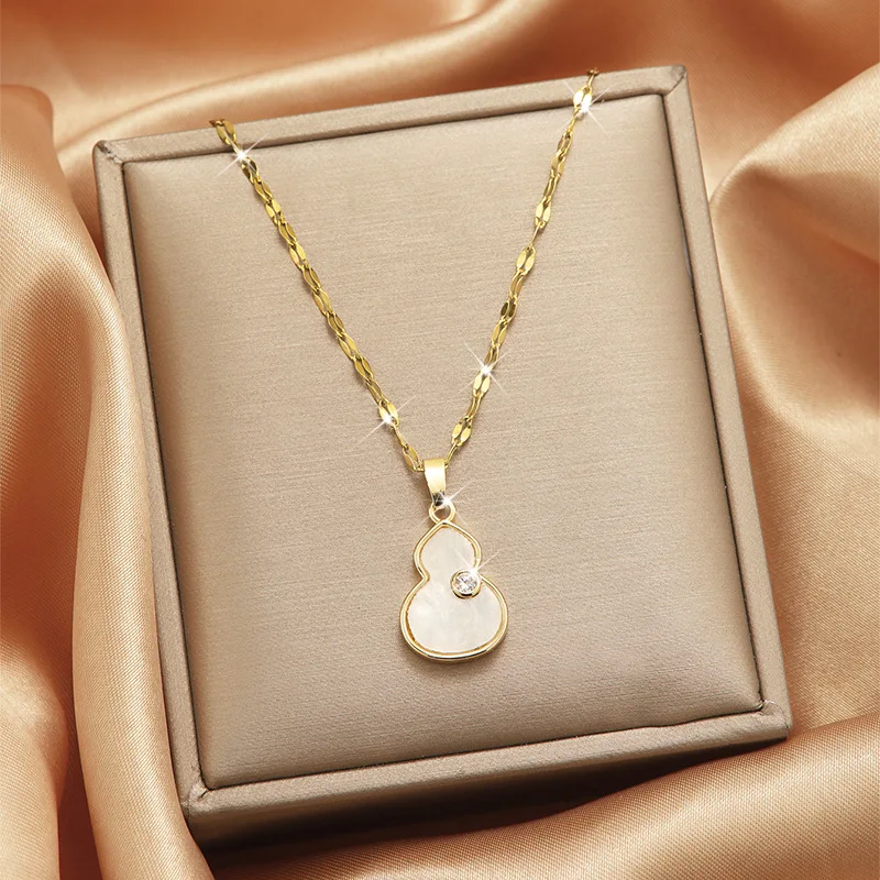 New Chinese Style White Mother-of-Pearl Gourd Necklace Luxury Pendant Simple High-End Sense Clavicle Chain Fashionable Match Acc