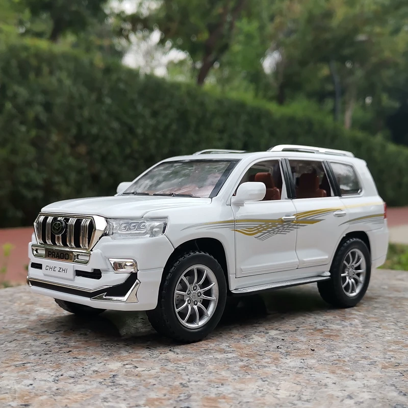 1:24 TOYOTA Prado SUV Alloy Model Car Diecast Off-road Vehicle Toy Models Sound & Light Collection Toys For Kids A174