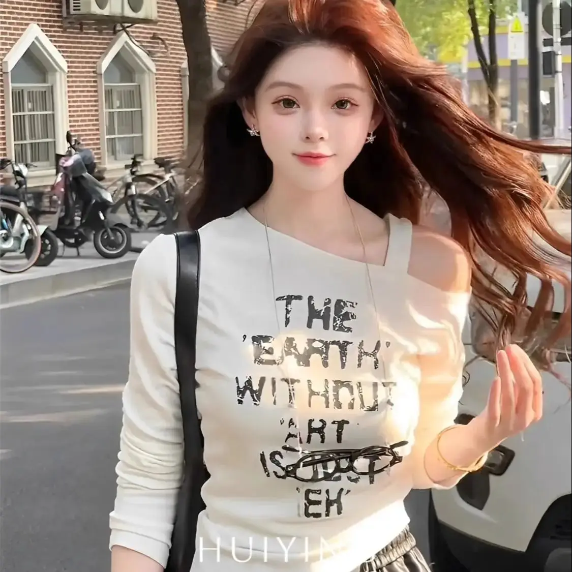 

Korea sexy fashionable letter printing long-sleeved T-shirt women spring autumn ins versatile short top base shirt