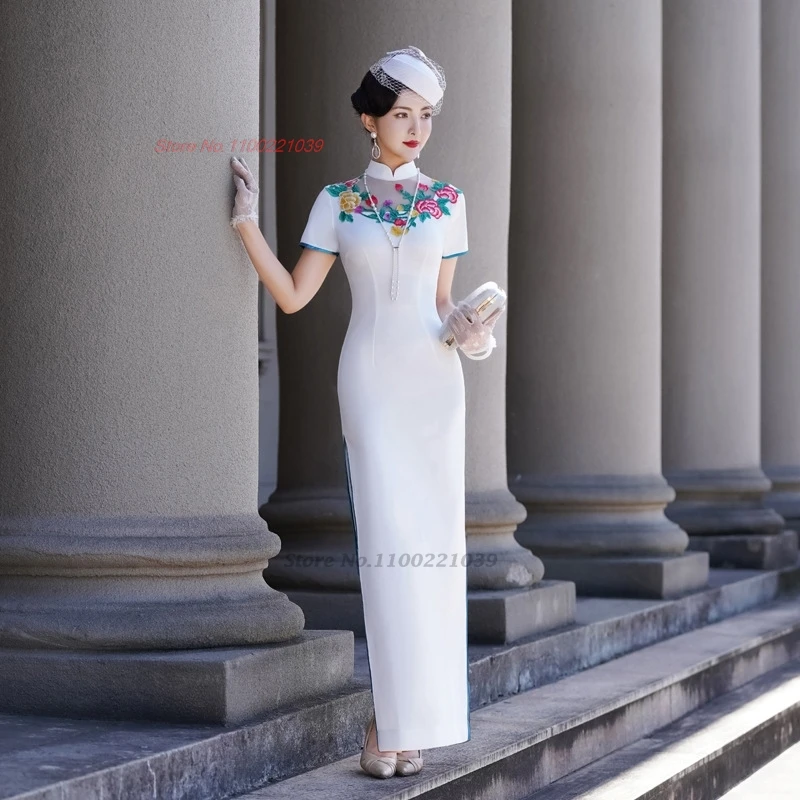 

Китайское винтажное платье 2025 года, улучшенное Ципао, традиционное Cheongsam с цветочной вышивкой, ретро, сценическое, банкетное, вечернее платье