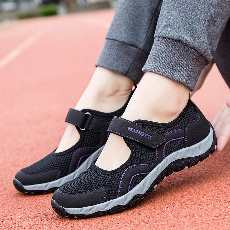 Women Walking Shoe Fitness Light Soft Mesh Loafer Summer Sport Outdoor Black Flats Breathable Sneakers 35-41 Nurse Sandals