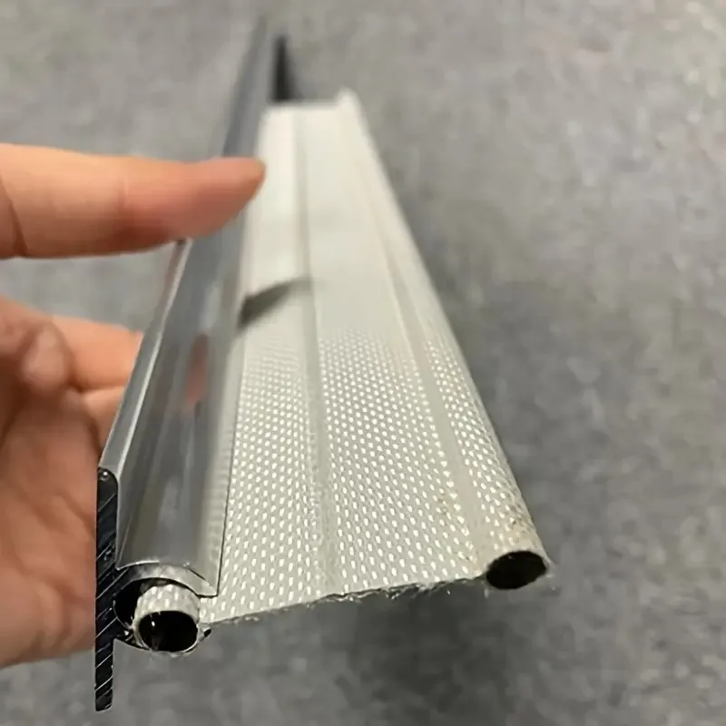 متنقل قافلة المظلة السكك الحديدية C قناة 6X60 سنتيمتر شرائط الألومنيوم المظلة السكك الحديدية مجموعة العالمي للمعسكر أو القوافل