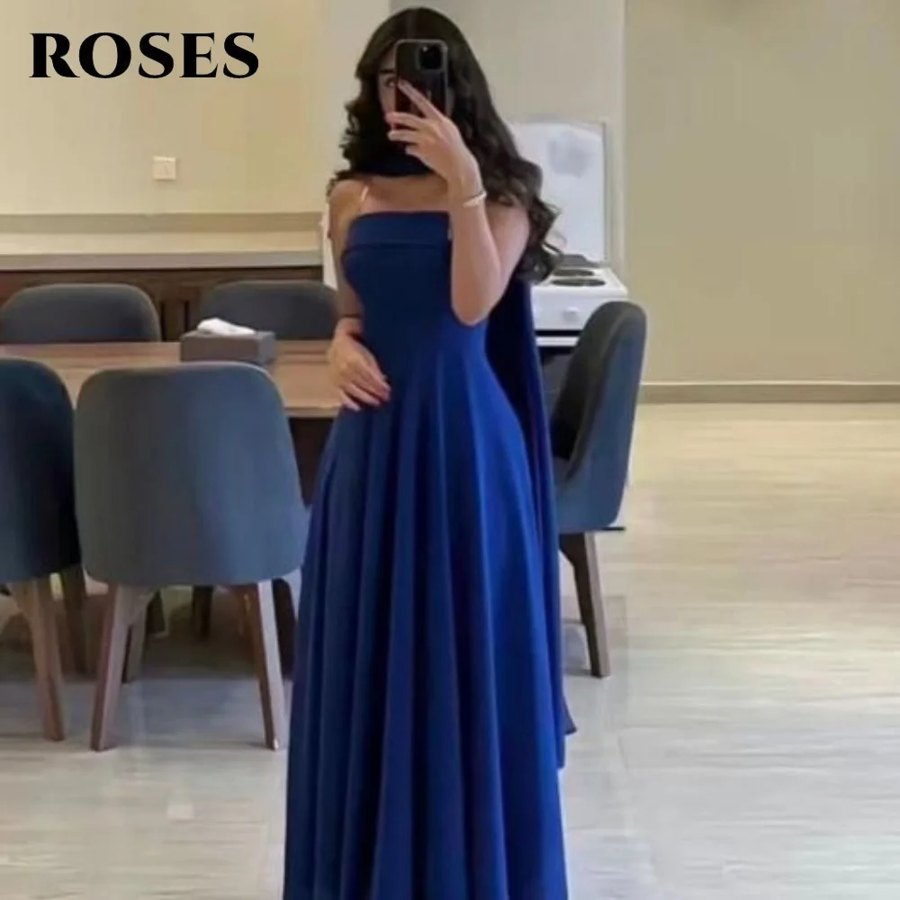 Sukienka wieczorowa ROSES, niebieska, elegancka, bez ramiączek, z szalem, o kroju litery A, plisowana, bez rękawów, na studniówkę, dla kobiet, szyta na miarę.