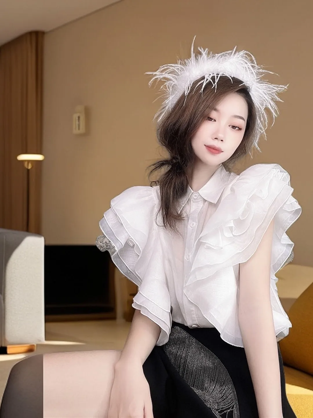 

Elegant White Lace Trim Short Sleeve Shirt Spring Summer Fashion Korean Style Loose Fit Bishounen Shirt Daily Wear