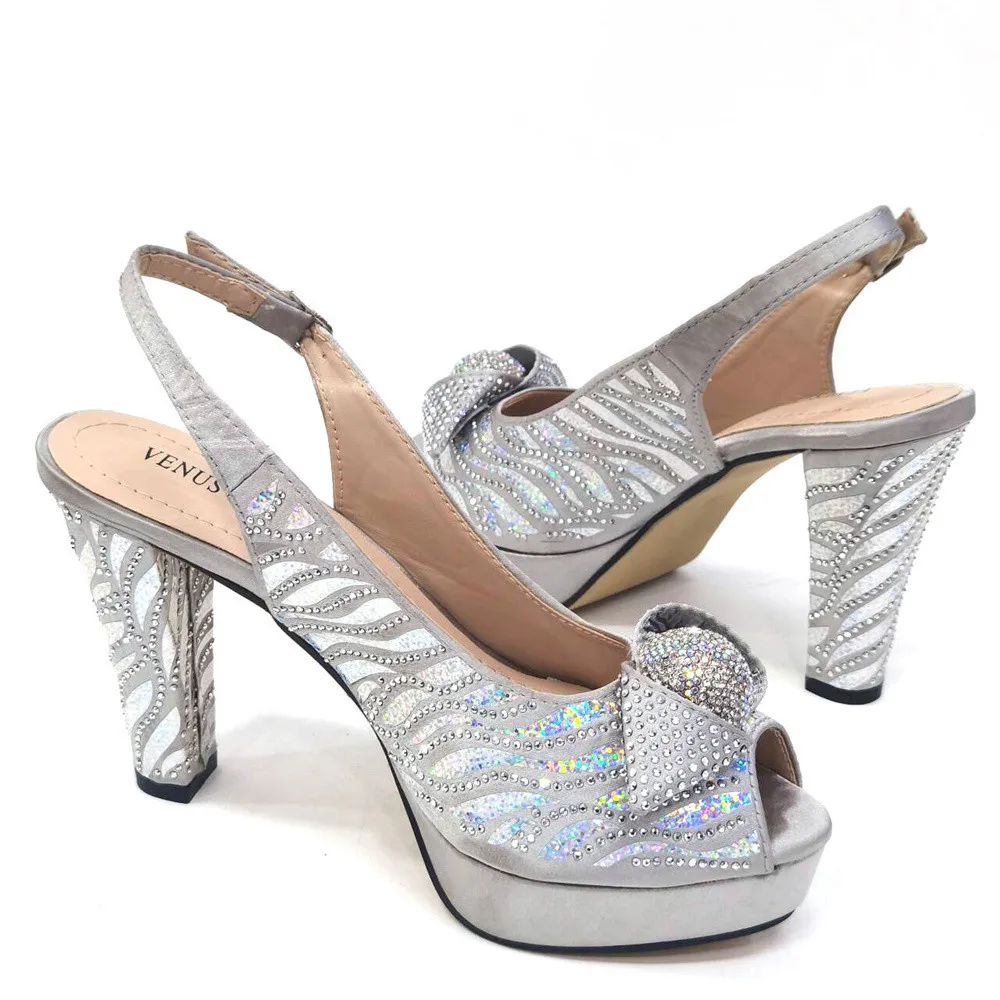 Sandals Silver Color Fish Beaked Toe Cap Decorated with Bling Bling Rhinestones Design Ladies Shoes Matching Bag Set For Party