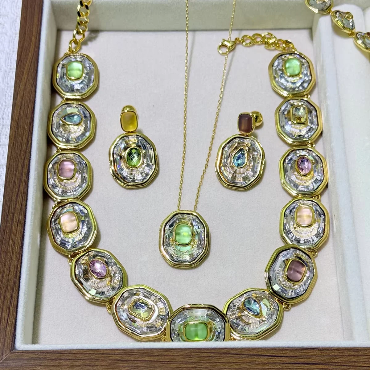 2026 Exquisite Luxury Party Jewelry Set Charm White Heart Shaped Rose Gold Shell Crystal Pendant Women Fashion Necklace Earrings