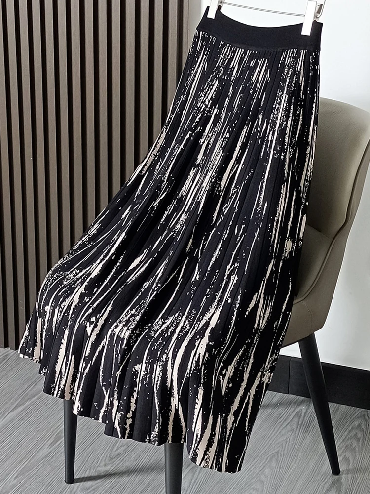 Knitted Midi Long Skirt Women 2022 Winter Black White Color Block Thickened Warm Elastic High Waist Pleated Draped Skirts K195