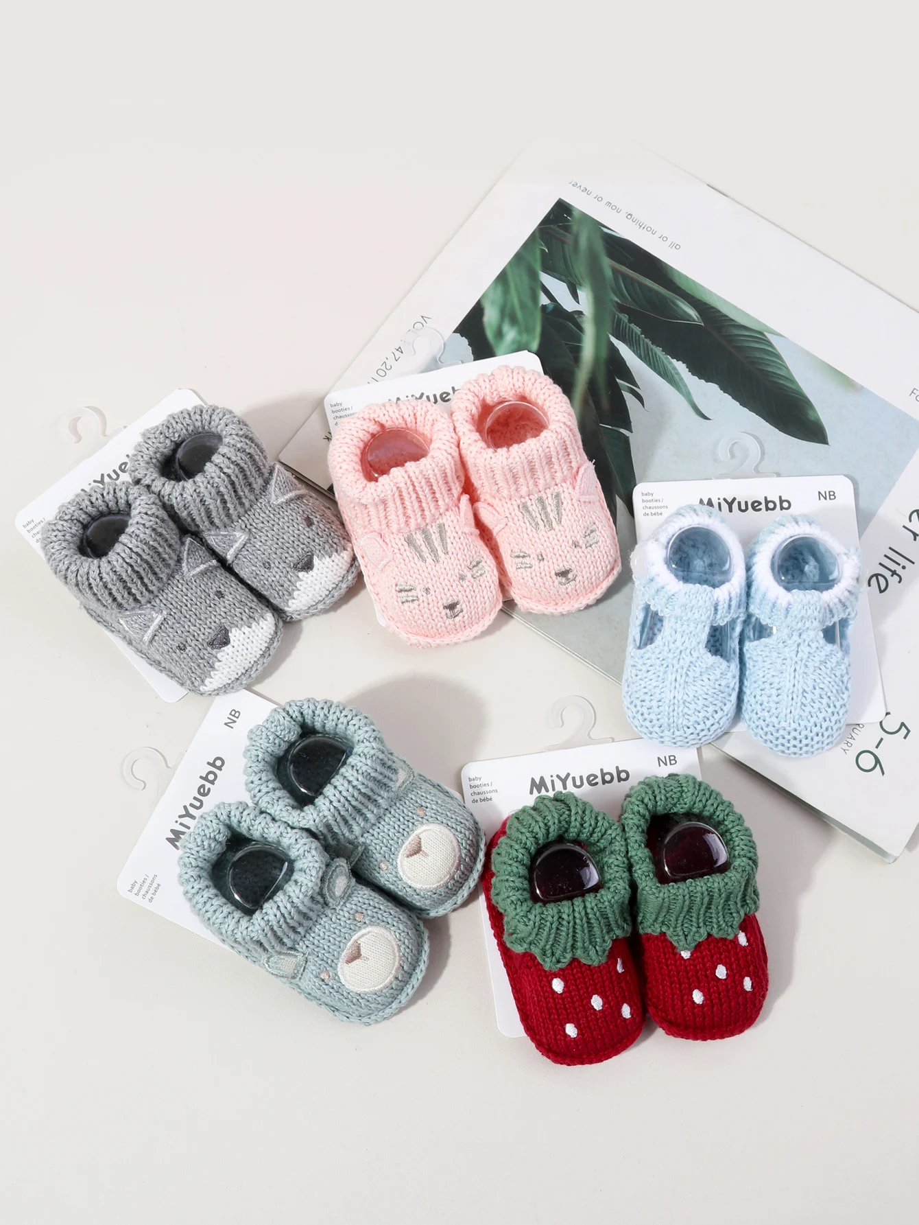 Neue gestrickte Babyschuhe für 0-3 Monate, warm, weich, bequem, mit Cartoon-Muster, für Kleinkinder, rutschfeste Sockenschuhe für Kleinkinder – Detail 4