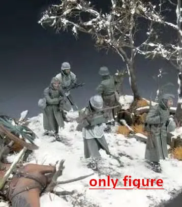 A066-1/35 German Troops On The Winter March 5 Figures.