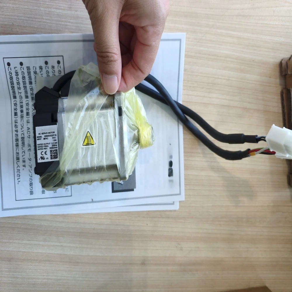 MSMD022P1S Servo Motor MSMD Series 200W Middle Inertia Standard Original and works perfectly