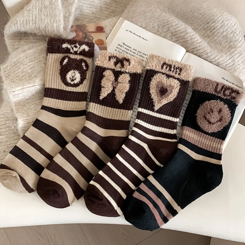 

4 пары толстых женских носков из чистого хлопка на осень-зиму с милым мультяшным принтом, высокой эстетической ценностью, универсальные длинные носки с надписью