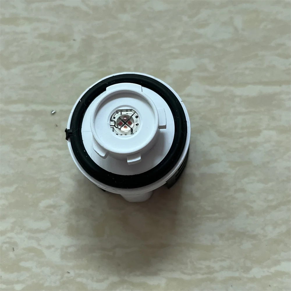 الأصلي LED لمبة لمبة خلفية وحدة 8158A-0D610 ل ألارد Vellfire كورولا Allion CT200H باجيرو الرياضة الفرامل ضوء المؤشر الأحمر #4