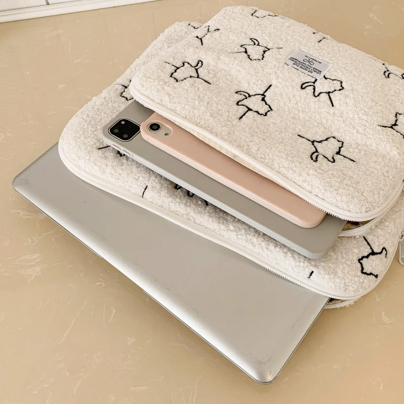 Capa de Tablet Bordada em Pelúcia, Estojo Protetor Macio para iPad Pro/Air de 11 a 13 Polegadas, Bolsa de Laptop Fofa para MacBook de 13 a 14 Polegadas