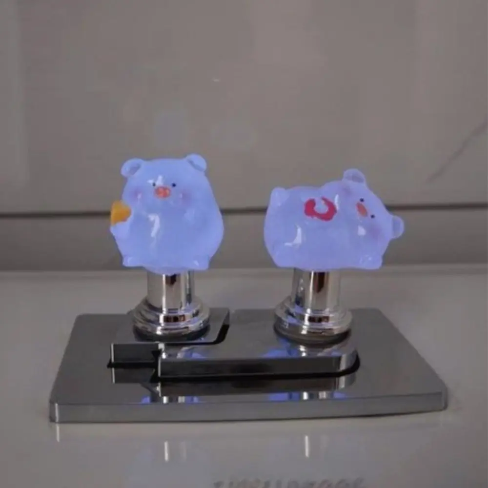 

Светящаяся в темноте кнопка для унитаза из смолы, розовая кнопка-свинка, защита для ногтей, кнопка смыва для женщин