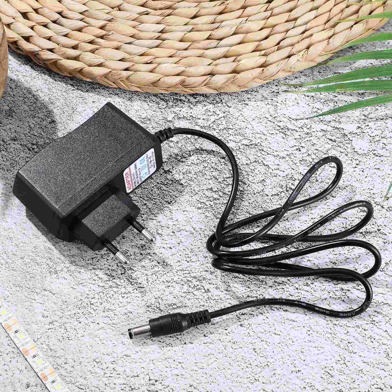 Adaptor daya EU-plug DC 12V 1A AC, catu daya dinding 55mm * 21mm untuk Kamera CCTV warna hitam