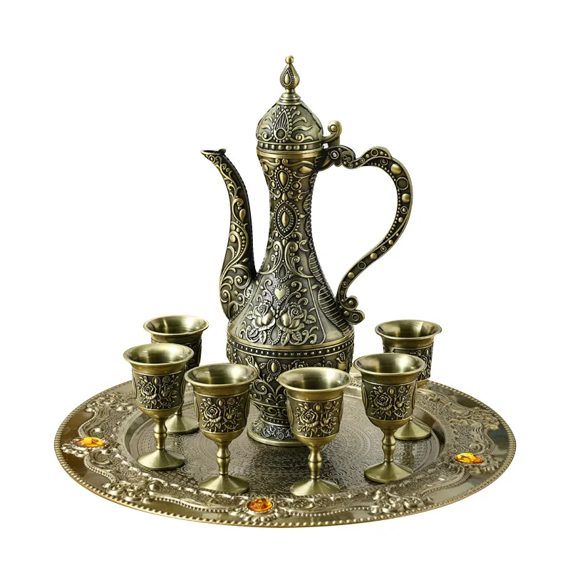 Metal Baijiu wine set, home creative retro Baijiu cup, bronze wine dispenser, court style wine set