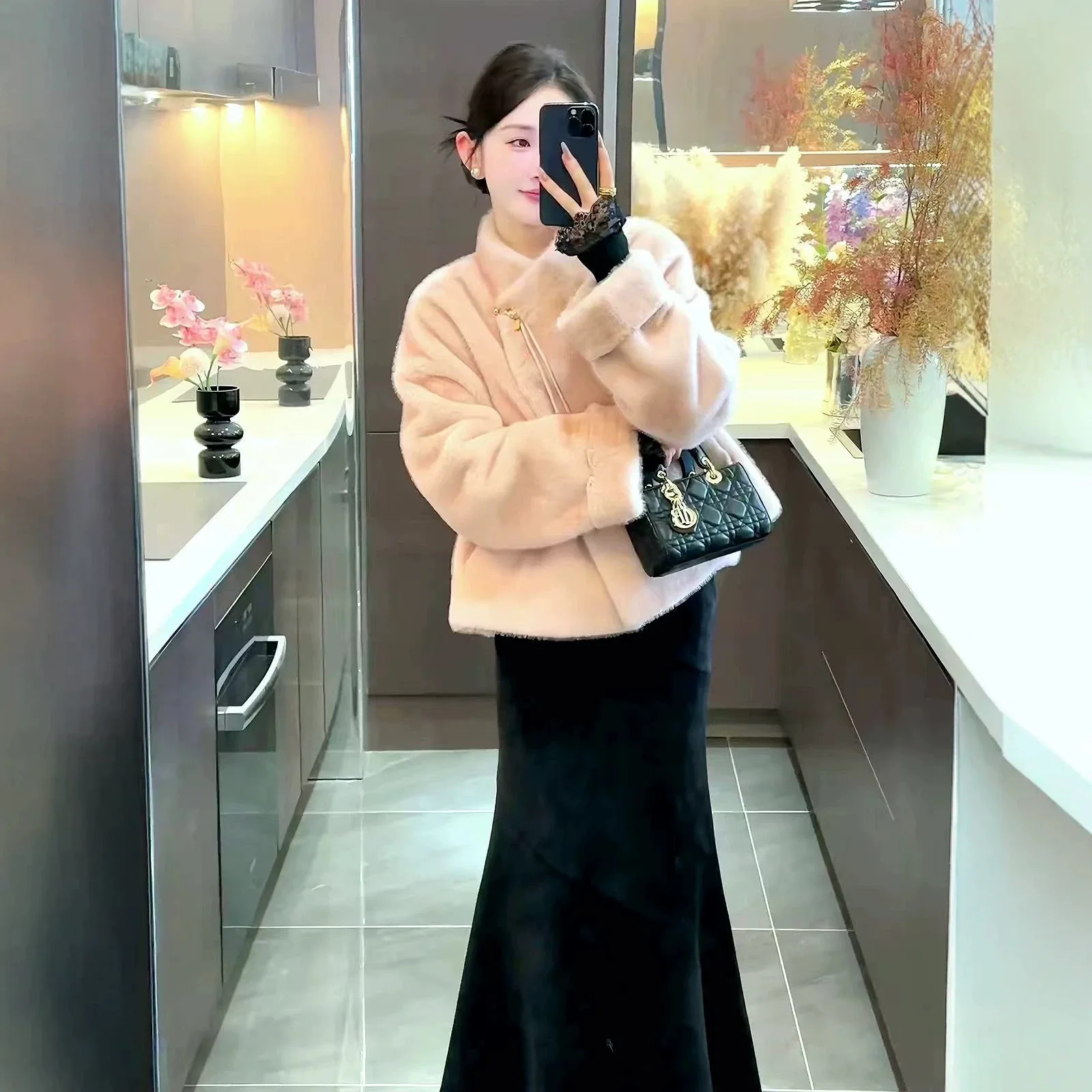 Winter Female Faux Fur Coat Stand Collar Mink Fleece Coat Short Design Long Sleeve Plush and Environmentally Friendly Fur Jacket