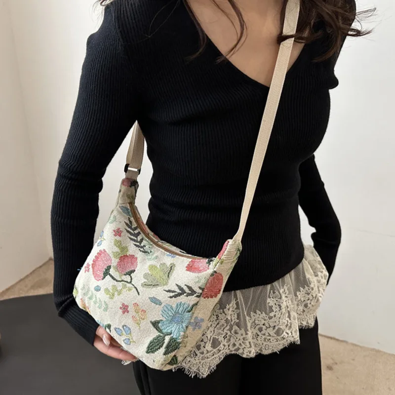 

New Personalized Underarm Single Shoulder Crossbody Bag Casual Floral Embroidery Commuting Bag For Women