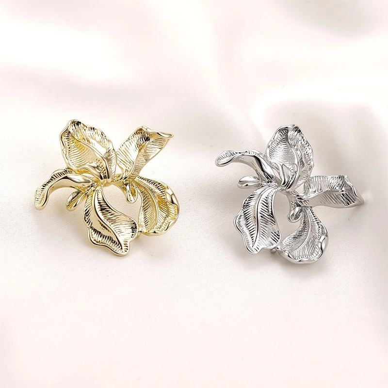 2 pieces  copper-clad gold exquisite imitation liquid Flower Silver Needle Earrings DIY hand Earrings accessories materials