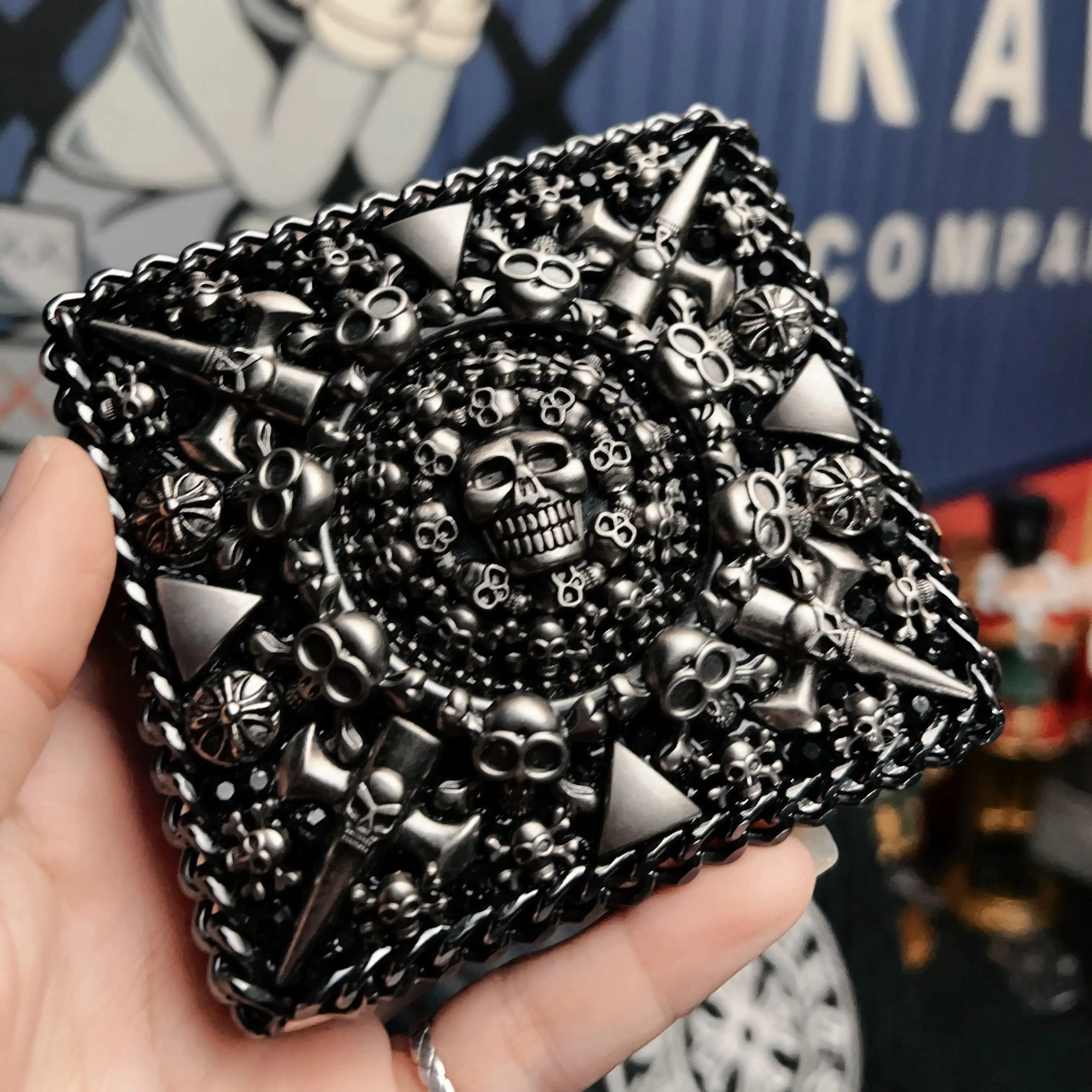 Punk Dark Style Skull Cigarette Case for Smokers Handmade 20 King Size Standard Cigarettes Box Portable Skull Cigarette Holder