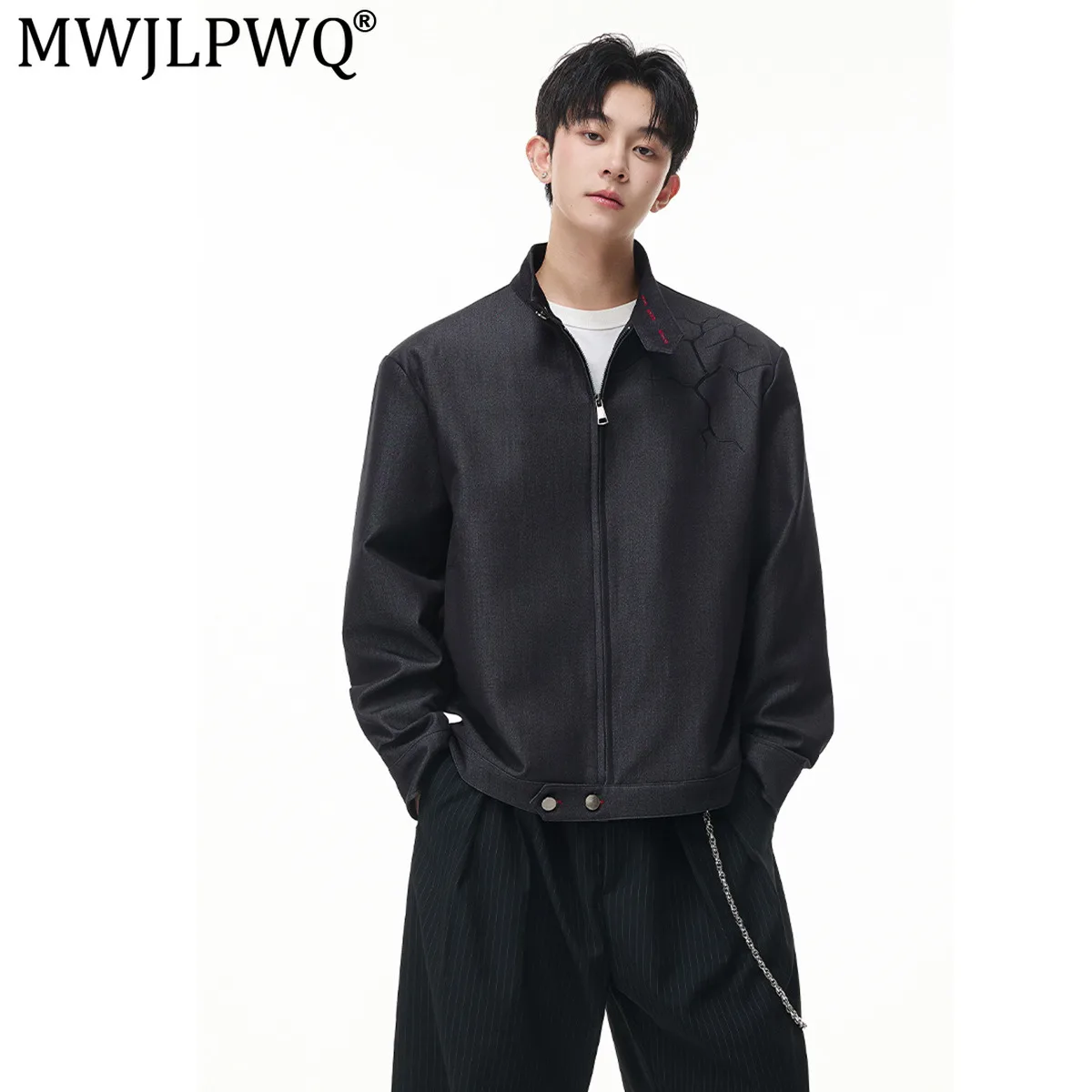 MWJLPWQ High-End Embroidery Motorcycle Stand Collar Jacket Men's American Retro Style Solid Color Lapel Detroit Coats 20910