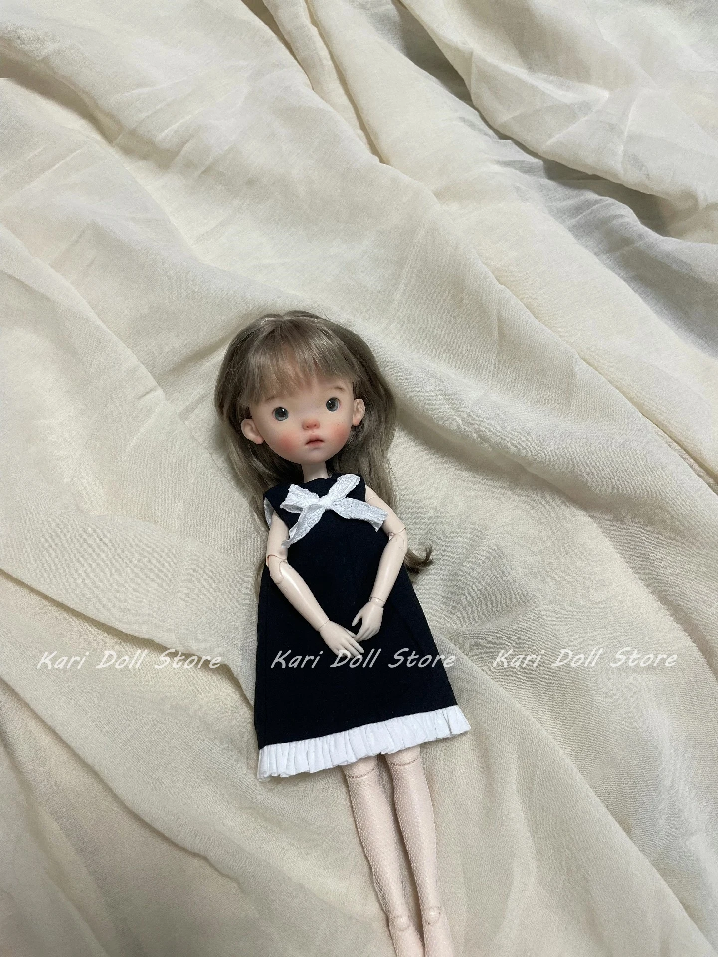 

Kari Doll Одежда и юбки 2025 Черно-белое контрастное платье без рукавов для куклы Landazz Landoudou