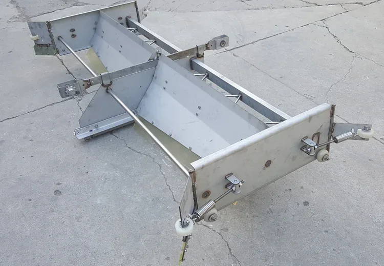 hot salesPoultry Manure Scraper Machine for Poultry Farm Reduce Disease Causing,bad Smell and Ammonia Accumulated in Closed Farm