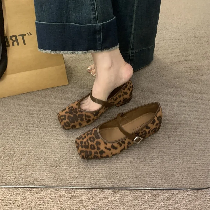 الربيع/الخريف أزياء مشبك واحد المرأة بلون نموذج ساحة تو جميلة عارضة ومريحة المتسكعون Zapatos