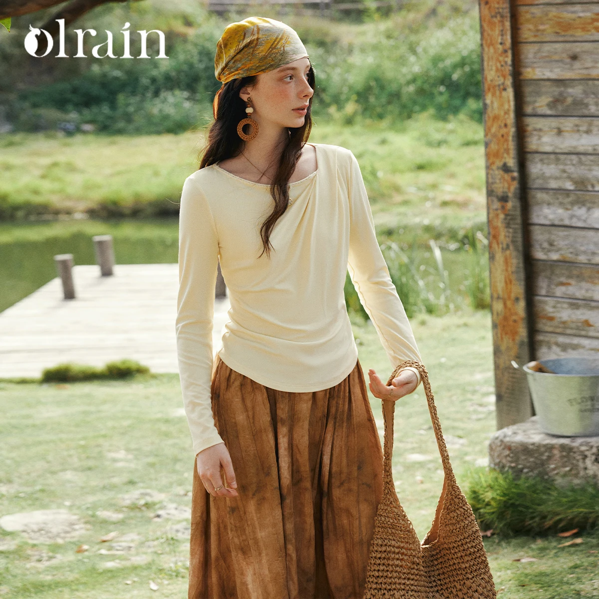 

OLrain Ladies Tops French Style Asymmetric Neck Long Sleeve T-shirts Spring 2026 Folds Slim Fit Elegant Ladies Tees O58CT002529